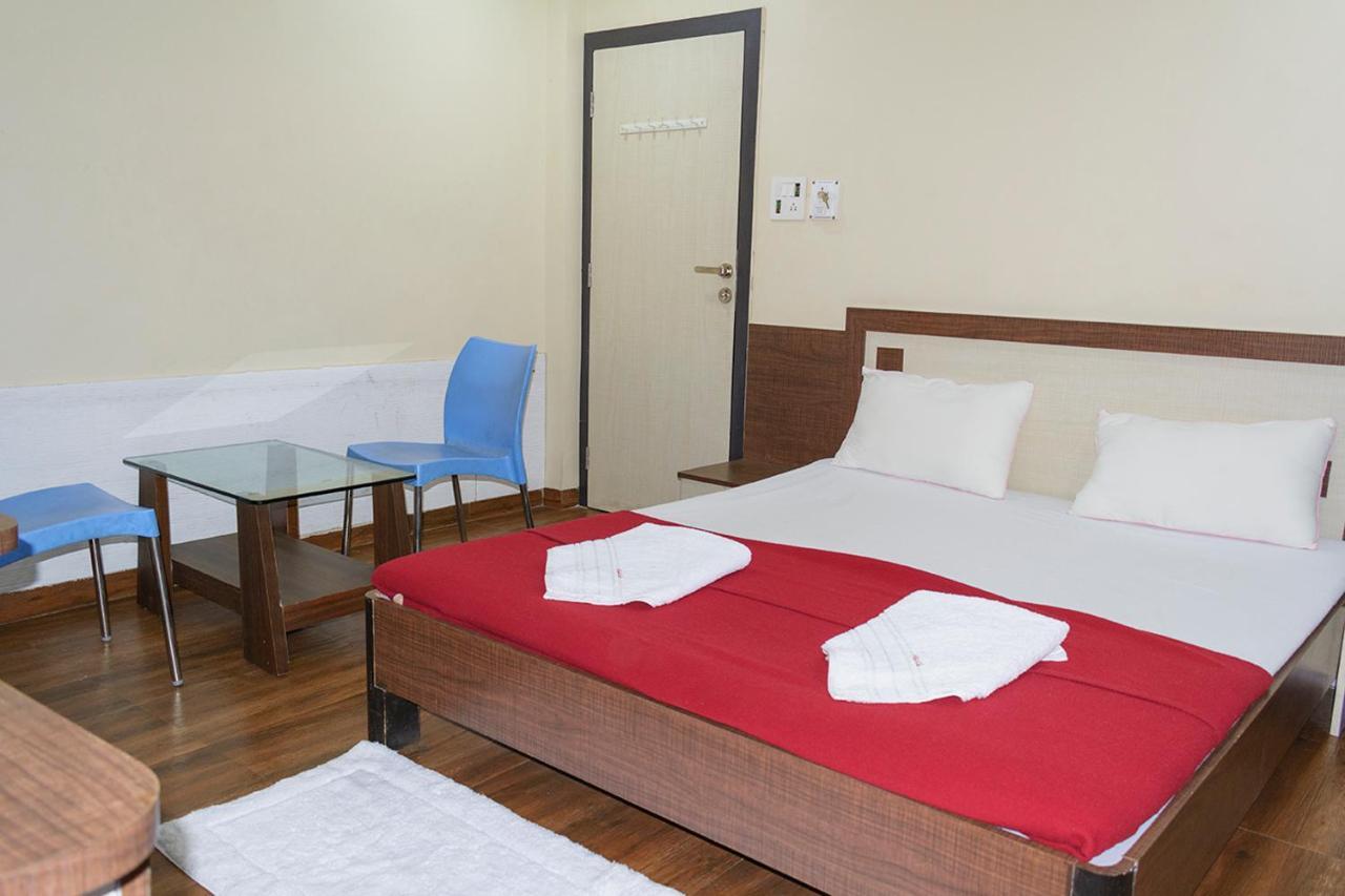 Hotel Mukesh Residency Púna Exteriér fotografie